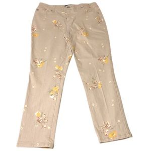 Bandolino Mandie Slim Crop Jeans neutral with floral print Women’s petite SZ 8